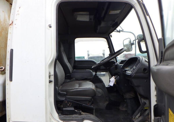 2004 Isuzu Forward FRR35C3S - Image 6